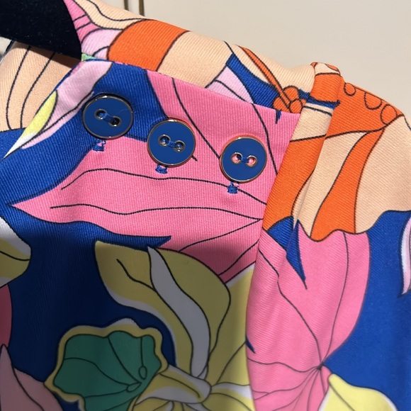 Bright and fun top from designer J McLaughlin. - Picture 2 of 3